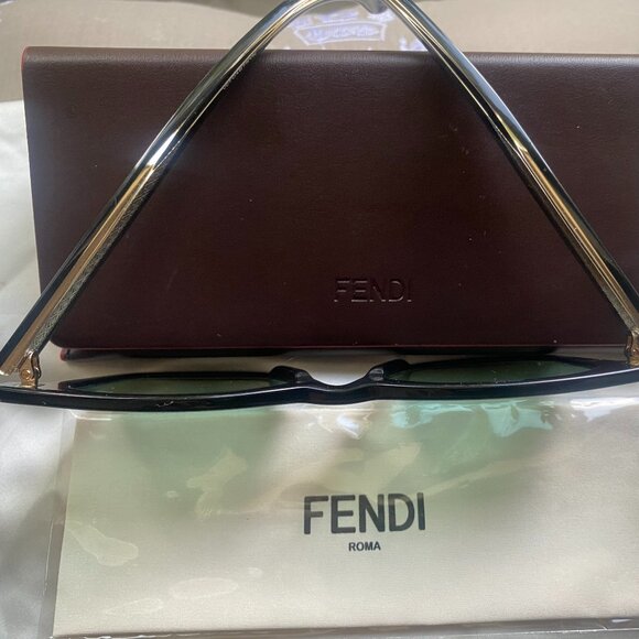 COPY - ✨ FENDI | 100% Authentic Luxury FENDI Sunglasses TREAT ✨ main image 3